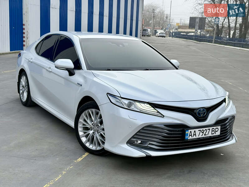 2019 toyota camry