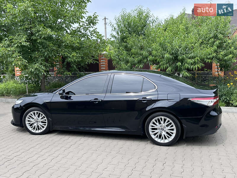 2019 toyota camry