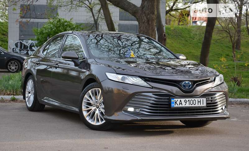 2019 toyota camry