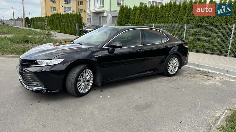 2019 toyota camry