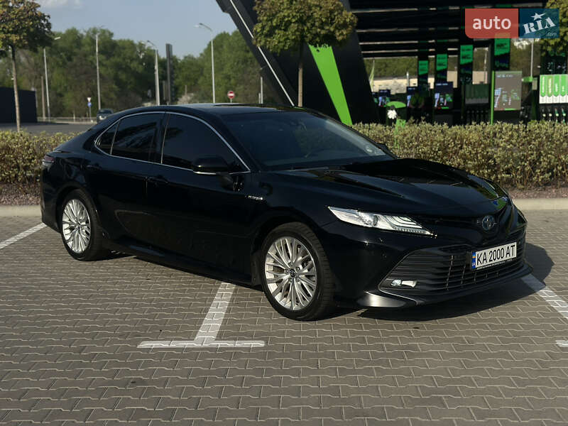 2019 toyota camry