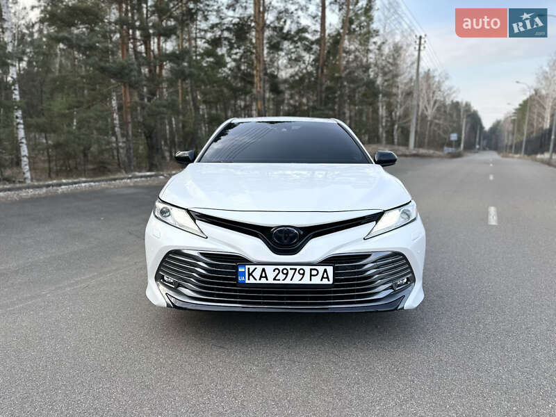 2019 toyota camry