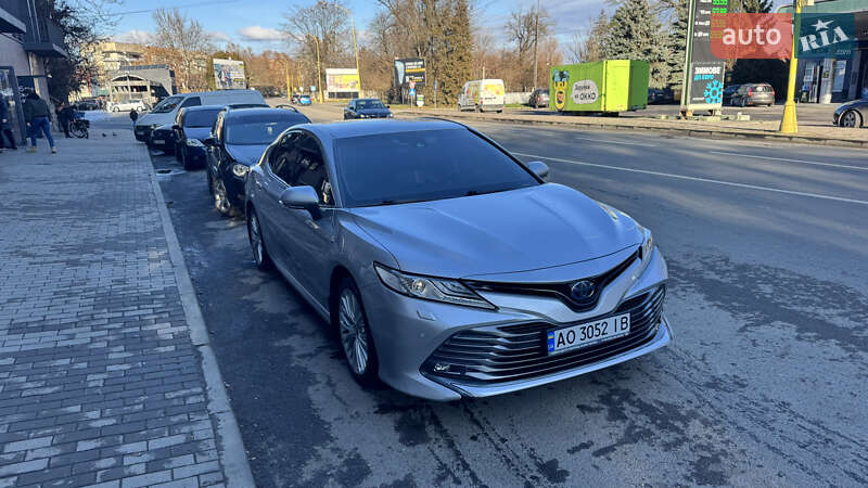 2020 toyota camry