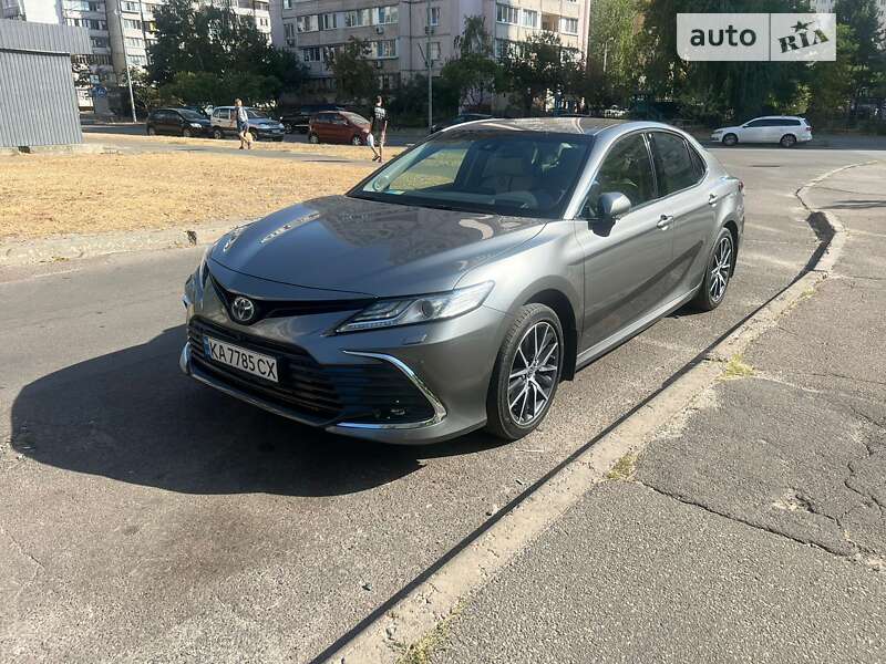 2021 toyota camry