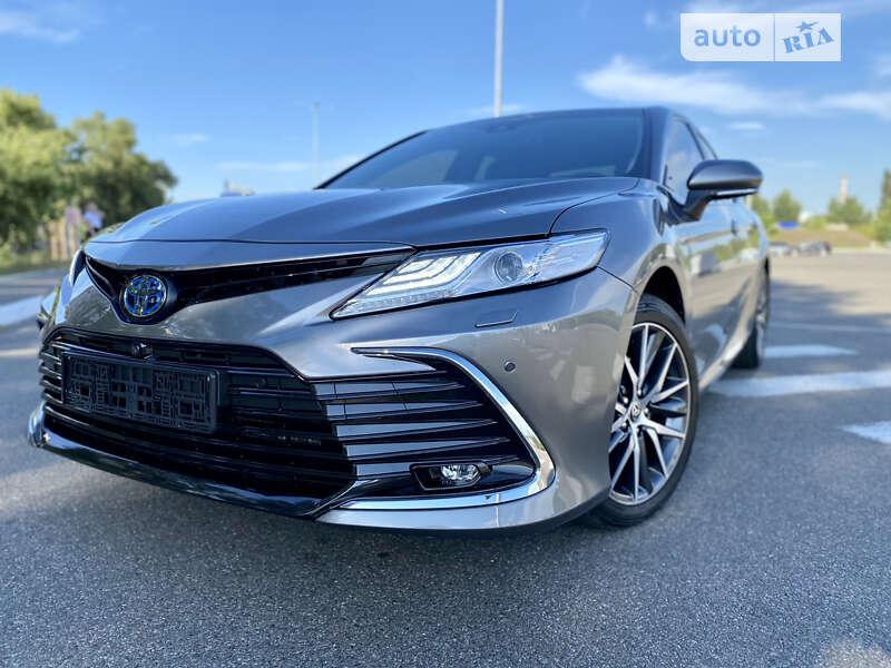 2023 toyota camry hybrid