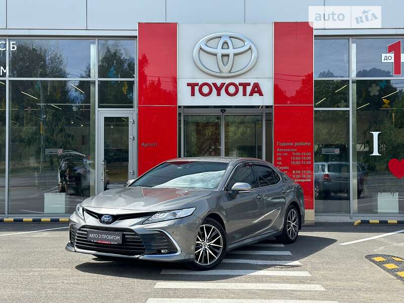 2023 toyota camry hybrid