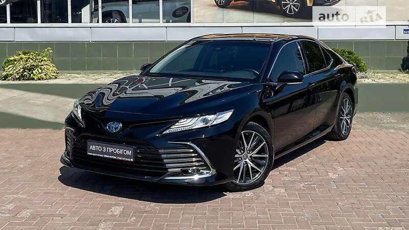 2022 toyota camry hybrid