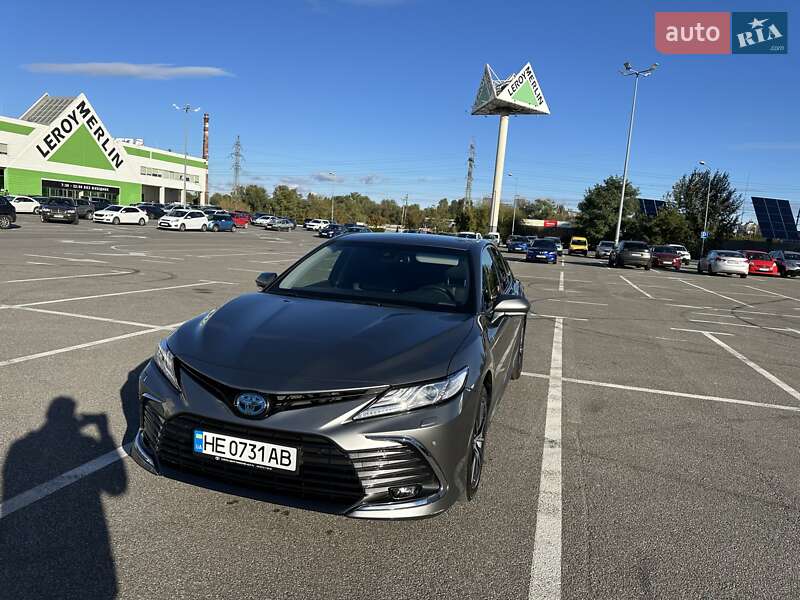 2023 toyota camry