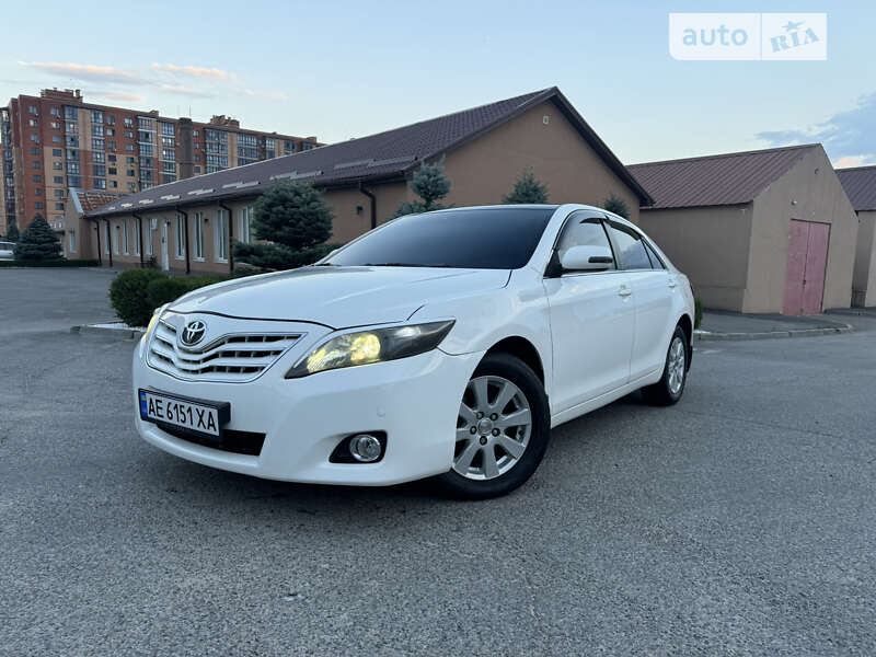 2010 toyota camry