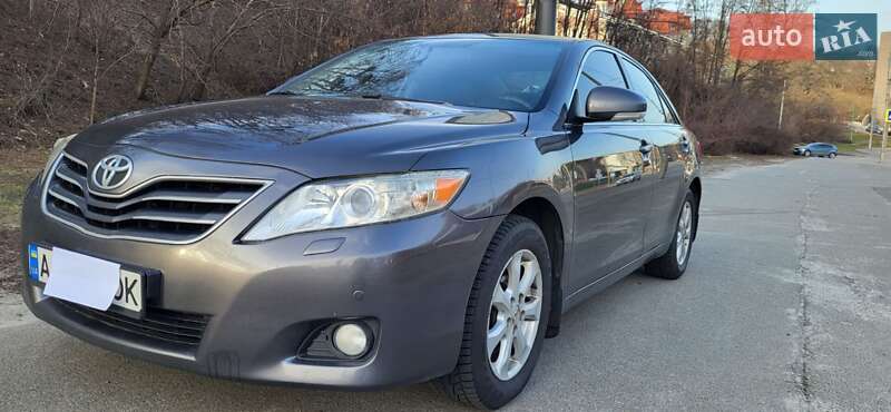 2010 toyota camry