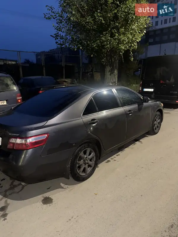 2010 toyota camry