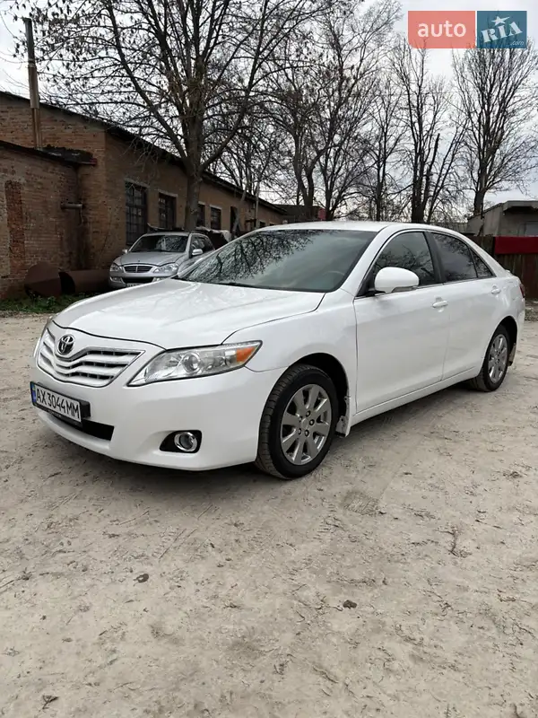 2011 toyota camry
