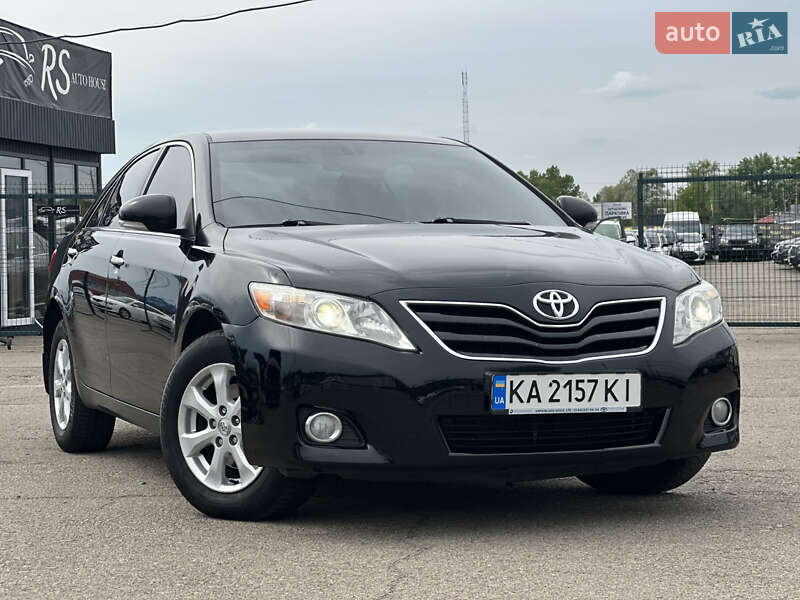 2010 toyota camry