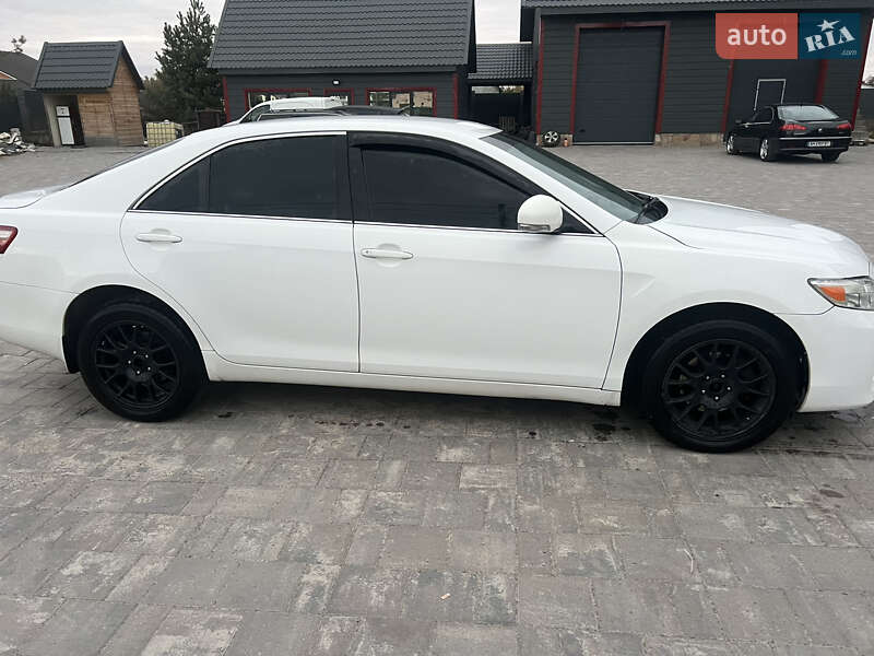 2011 toyota camry