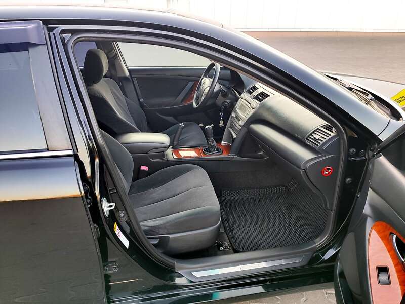 2010 toyota camry