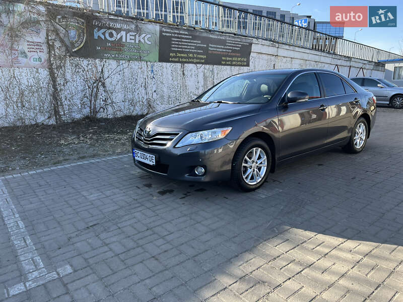2011 toyota camry