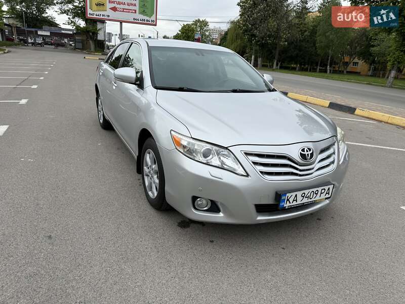 2010 toyota camry