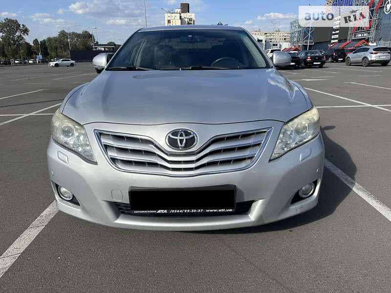 2010 toyota camry