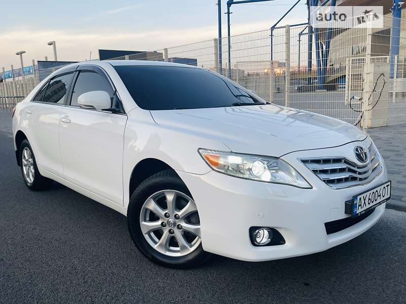 2010 toyota camry