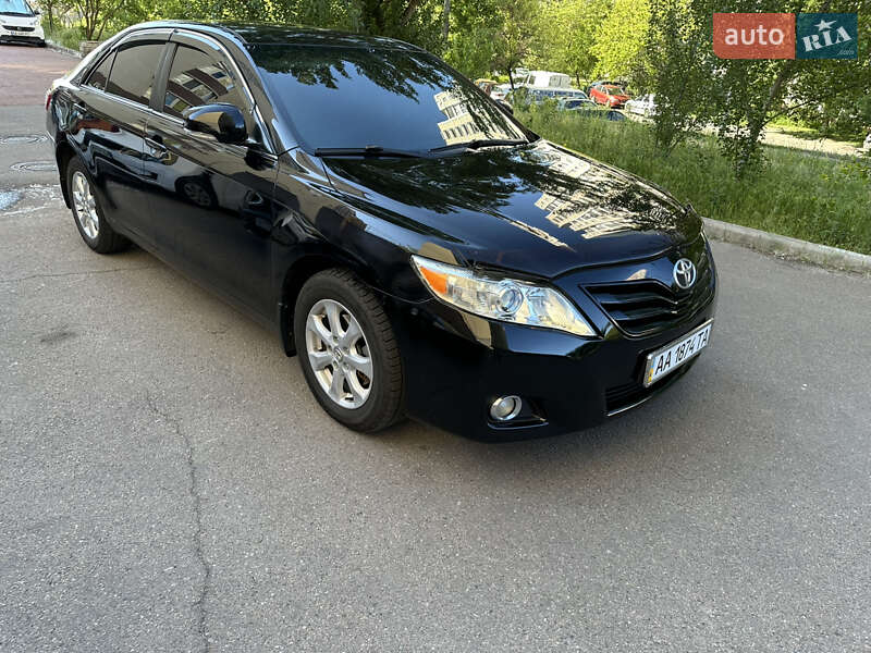 2010 toyota camry