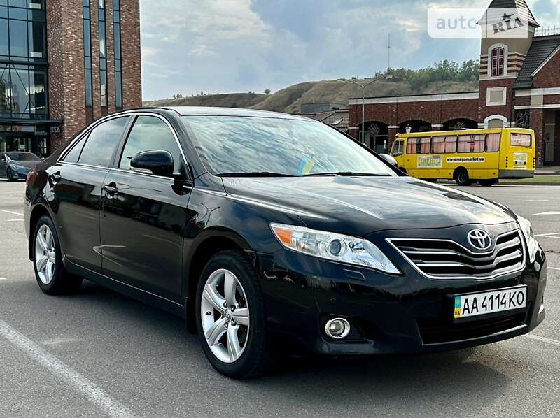 2011 toyota camry