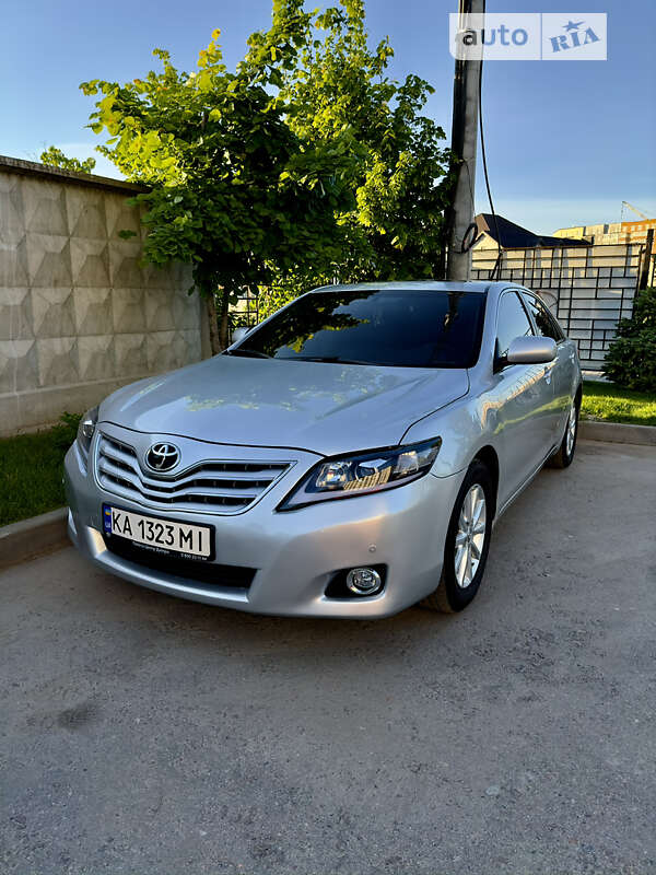 2010 toyota camry