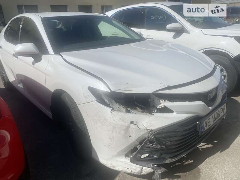 2019 toyota camry