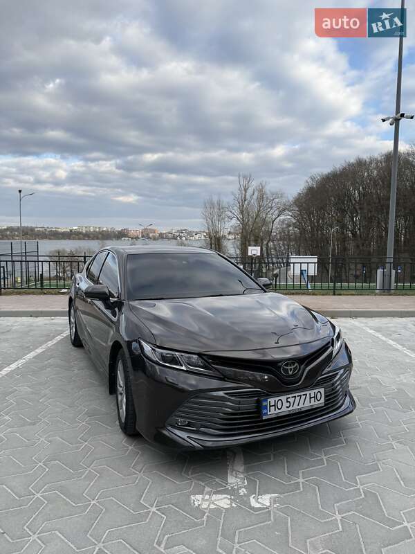 2019 toyota camry