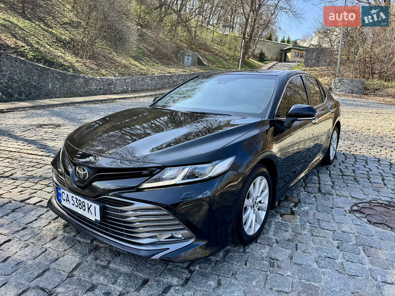 2019 toyota camry