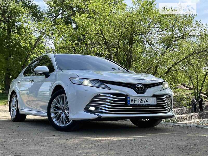 2019 toyota camry