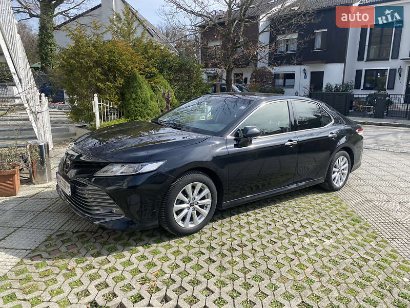 2019 toyota camry