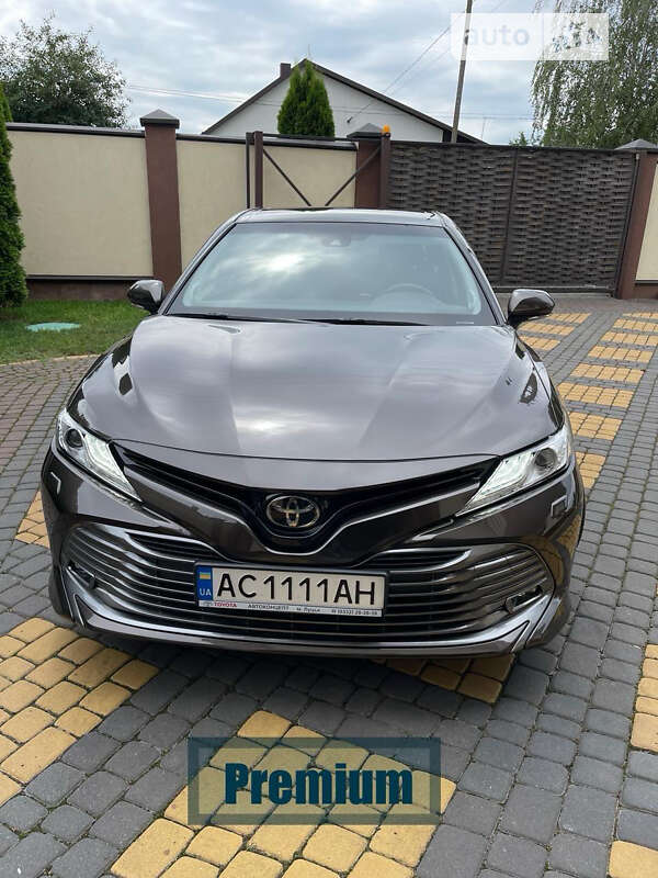 2018 toyota camry