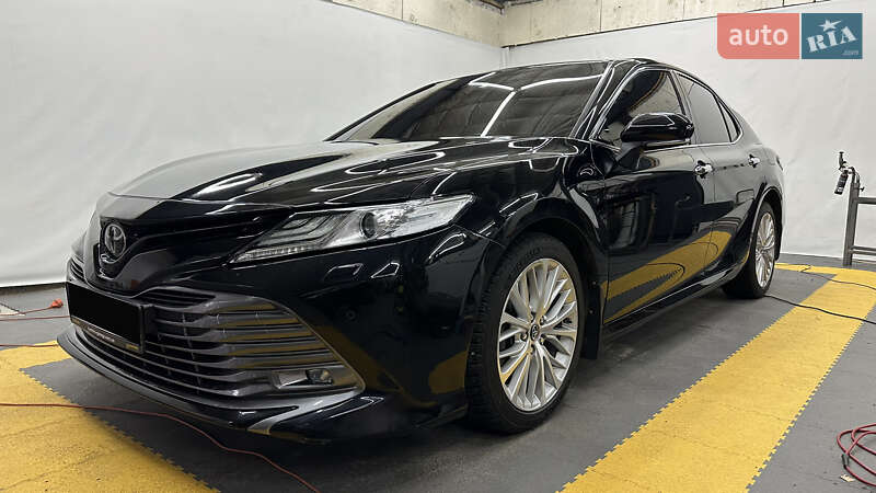 2019 toyota camry