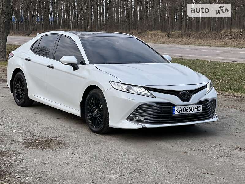 2019 toyota camry