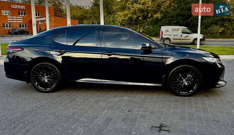 2019 toyota camry