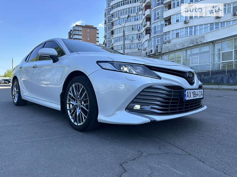 2018 toyota camry
