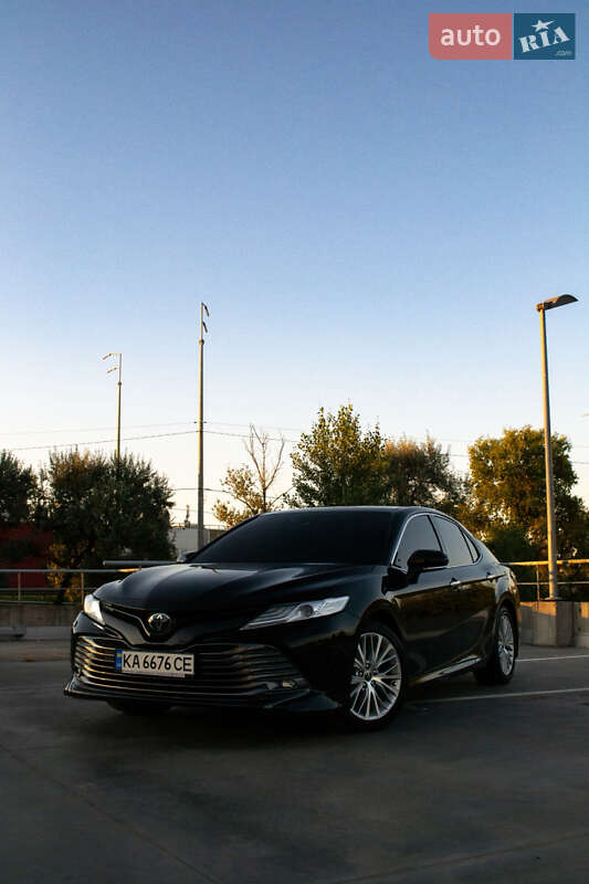 2019 toyota camry