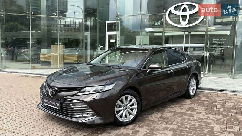 2019 toyota camry