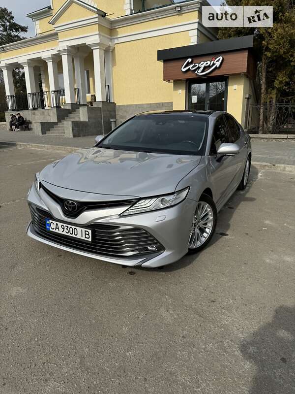 2019 toyota camry