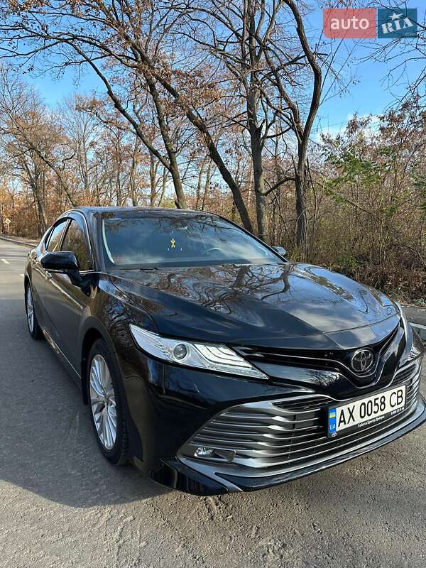 2019 toyota camry