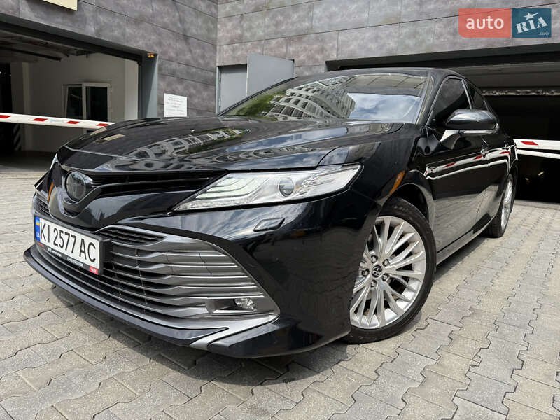 2019 toyota camry
