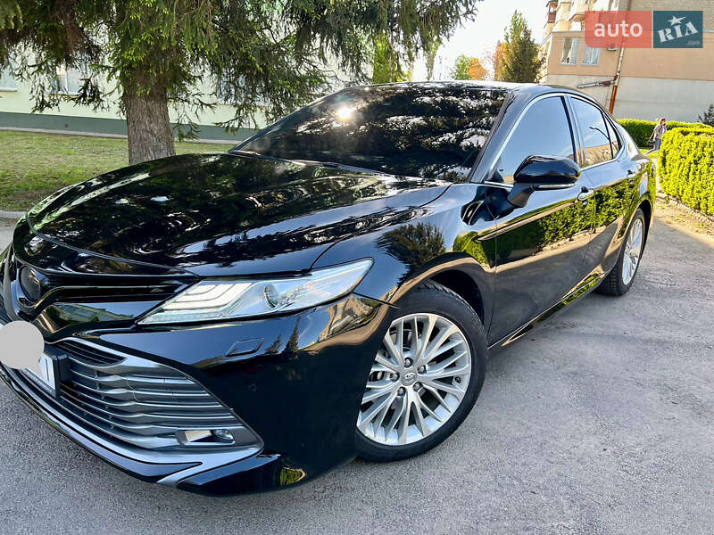 2019 toyota camry