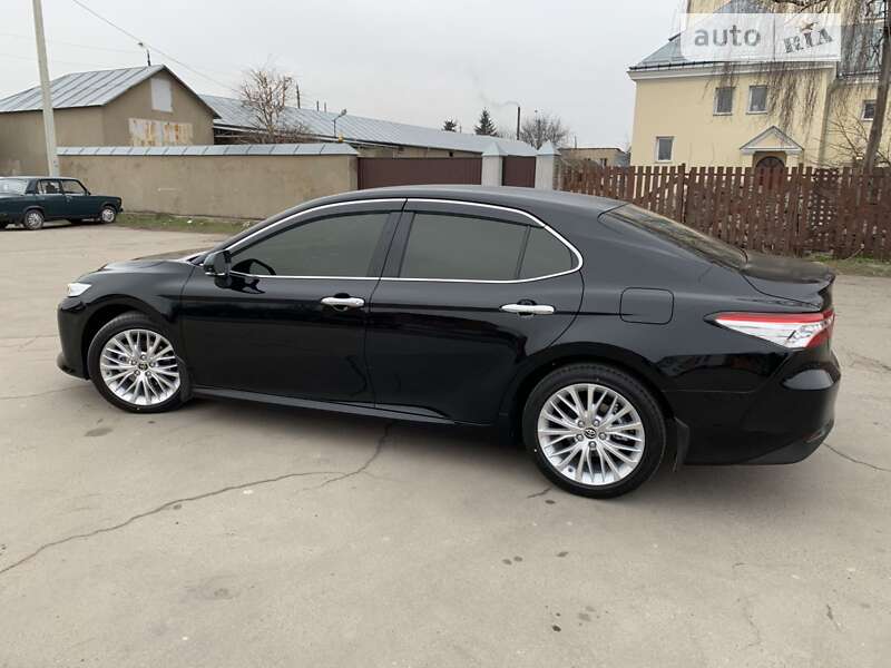 2019 toyota camry