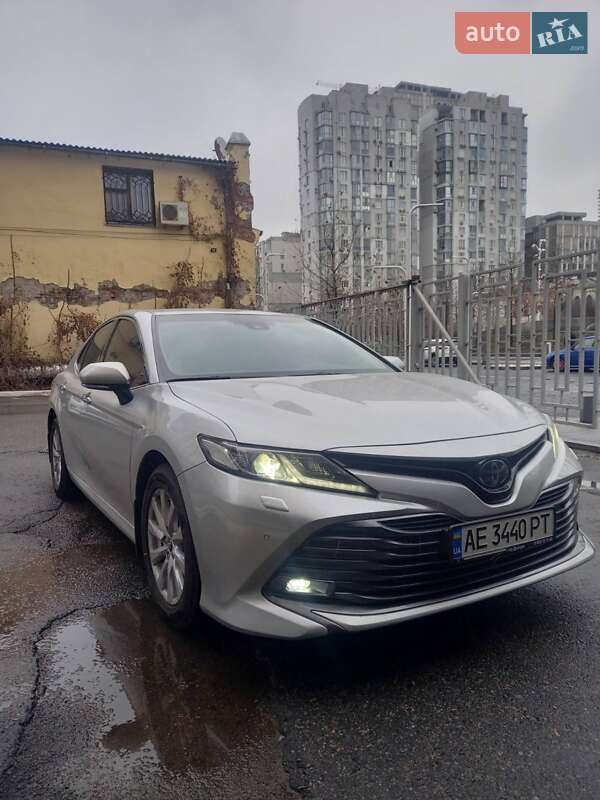 2019 toyota camry