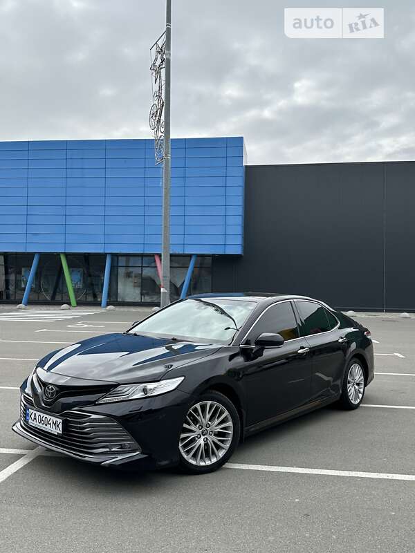 2019 toyota camry