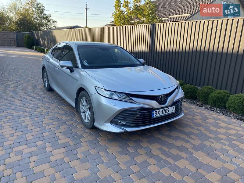 2019 toyota camry