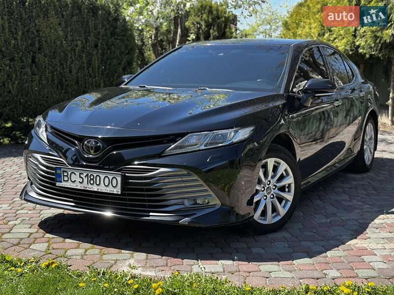 2019 toyota camry