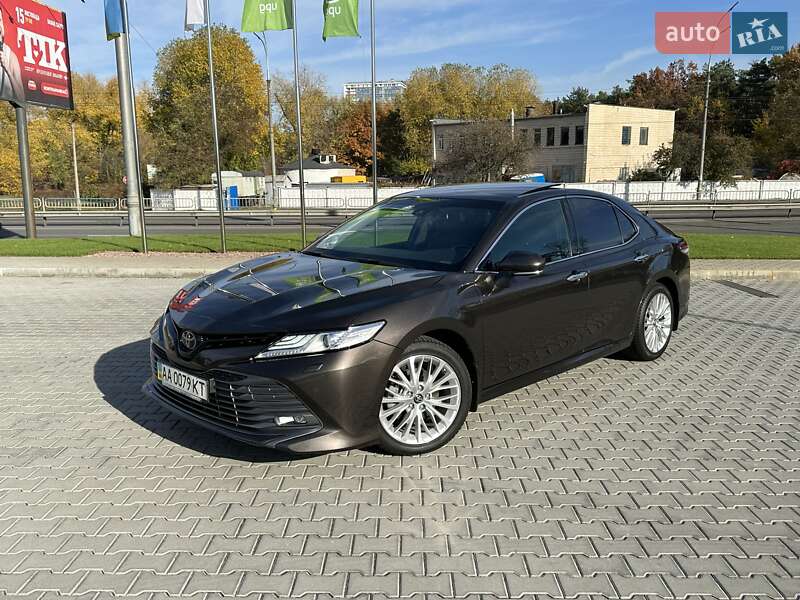 2019 toyota camry