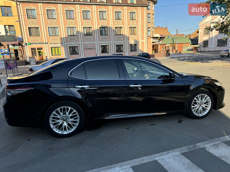 2018 toyota camry