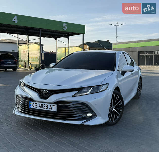 2019 toyota camry